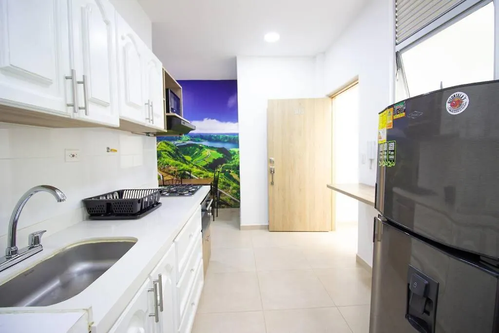 2 Bedroom Barrio Estadio, Cerca Al Metro, Parqueadero 303 메딜린 0*,
