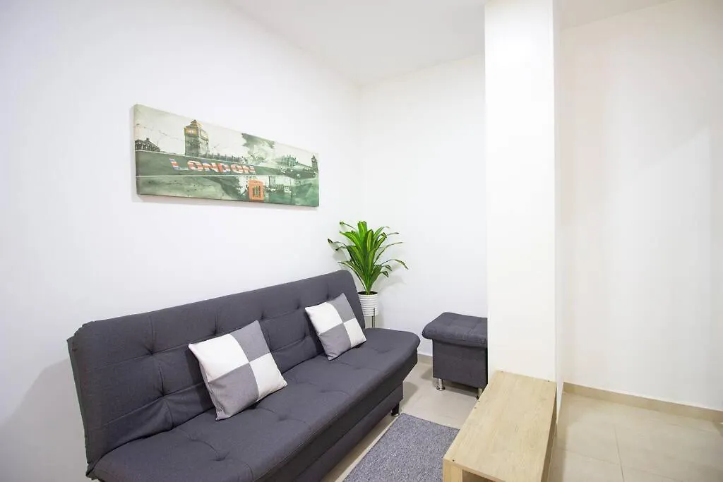2 Bedroom Barrio Estadio, Cerca Al Metro, Parqueadero 303 메딜린 0*,