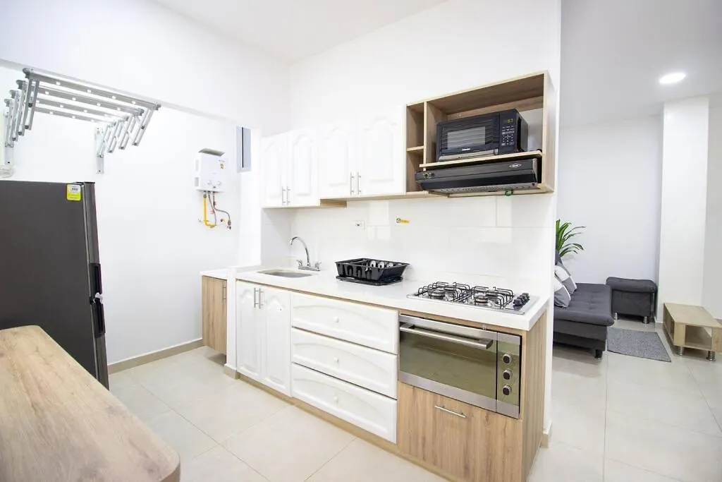 아파트 2 Bedroom Barrio Estadio, Cerca Al Metro, Parqueadero 303 메딜린