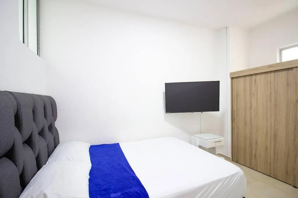 2 Bedroom Barrio Estadio, Cerca Al Metro, Parqueadero 303 메딜린 콜롬비아