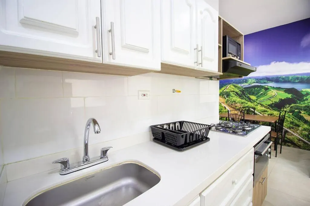 2 Bedroom Barrio Estadio, Cerca Al Metro, Parqueadero 303 Медельин