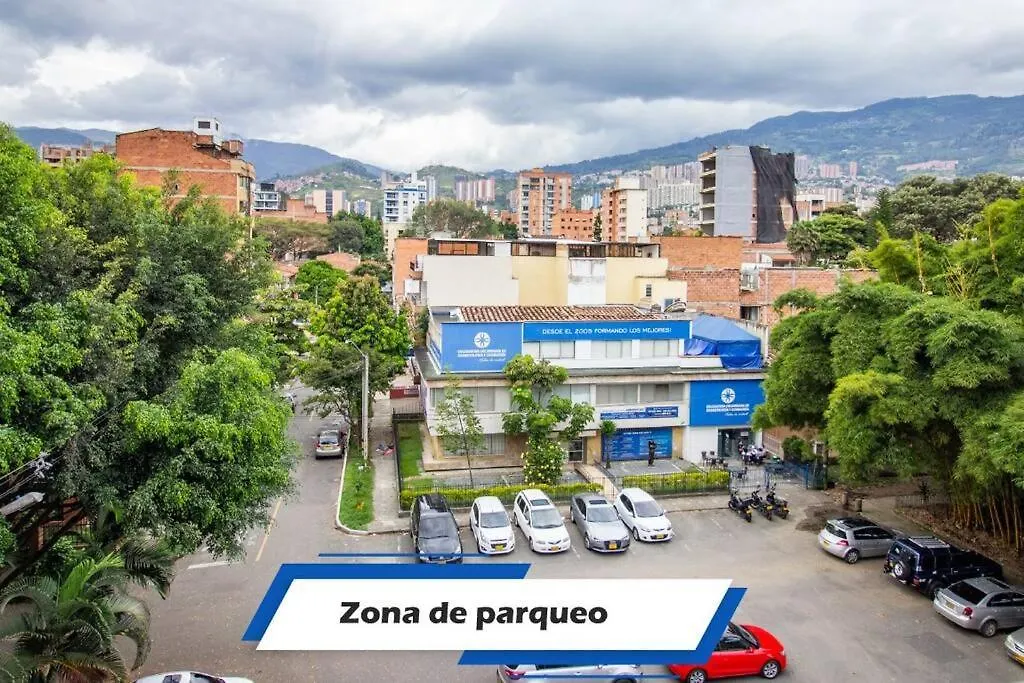 2 Bedroom Barrio Estadio, Cerca Al Metro, Parqueadero 303 Медельин Апартаменты